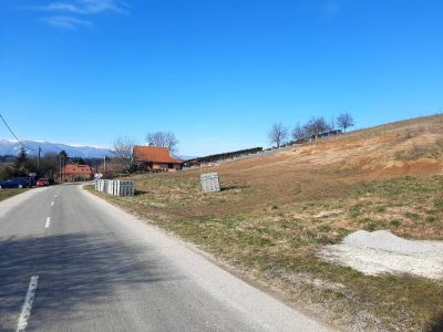 Dva stavebné pozemky, ( 1461 m2, 1500 m2 ) Horný Kalník.