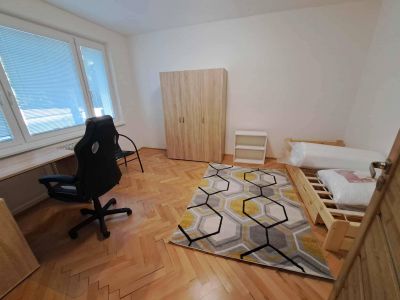 Veľký 3 izbový byt, komplet zariadený, Martin - Centrum - 6
