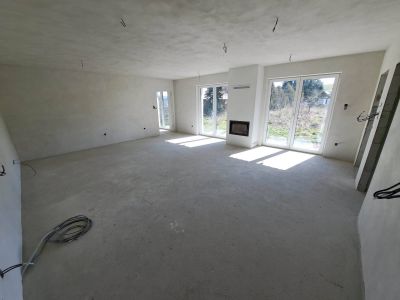 5 rodinných domov v uzavretom areáli, Valča. Pozemok 565 m2. - kopia - 9