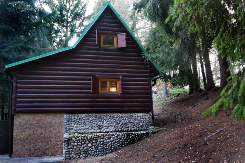 Celoročná chata v dosahu MHD, Bystrička. - 2