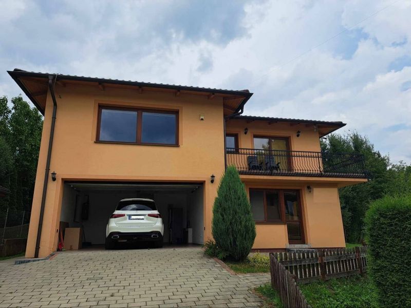 Prenájom: veľký rodinný dom, Vrútky - 1