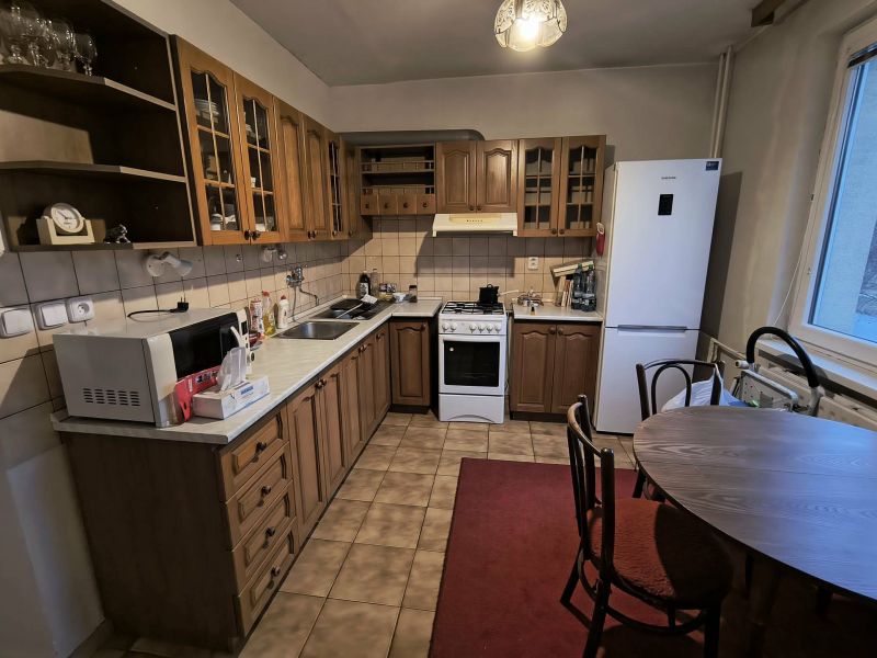 Veľký 3 izbový byt s balkónom, Vrútky - 2