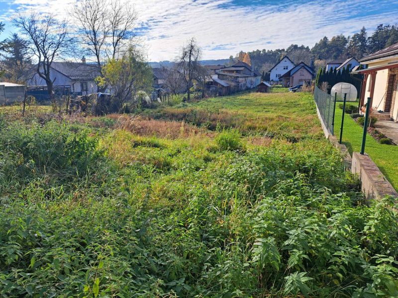 Stavebný pozemok, Valča - 1
