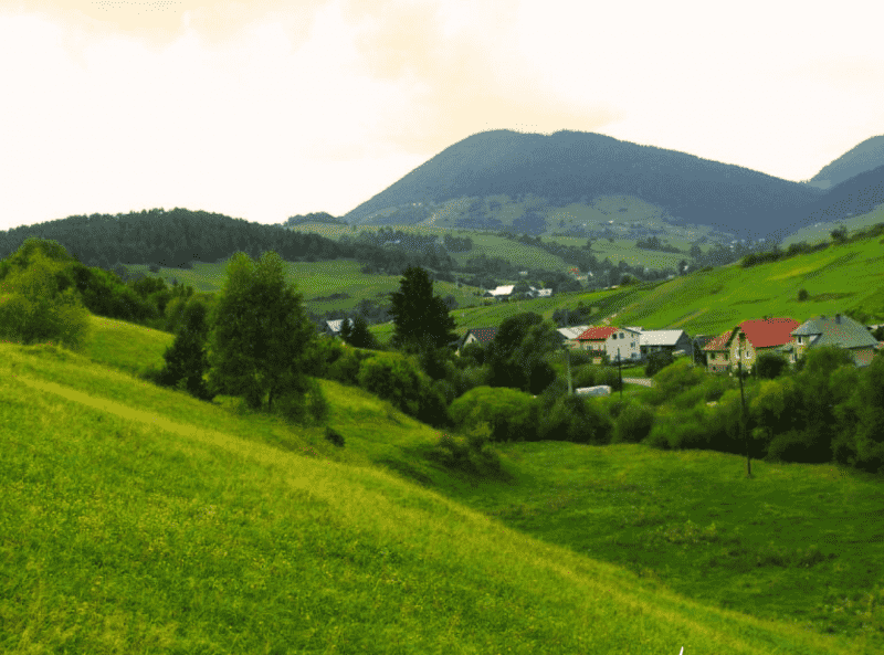 Stavebný pozemok v obci Zázrivá - 1