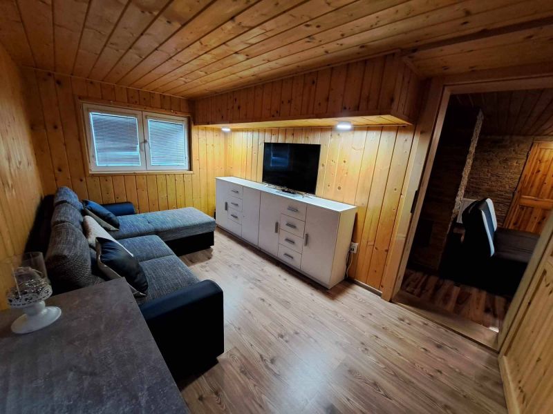 Chata upravená na trvalé bývanie, Martin - Stráne. - 12