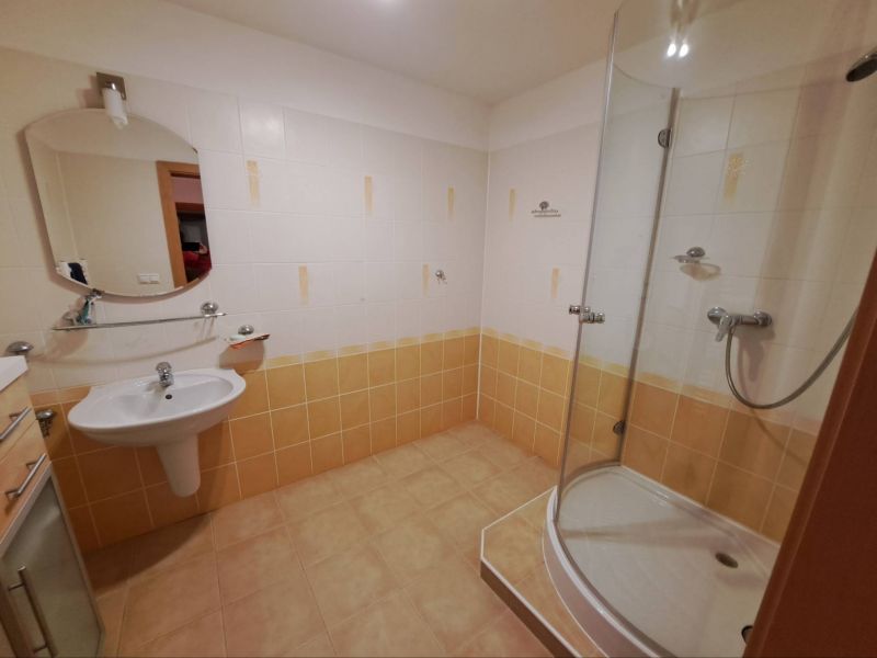Priestranný rodinný dom s garážou, Dolný Kubín. - 14