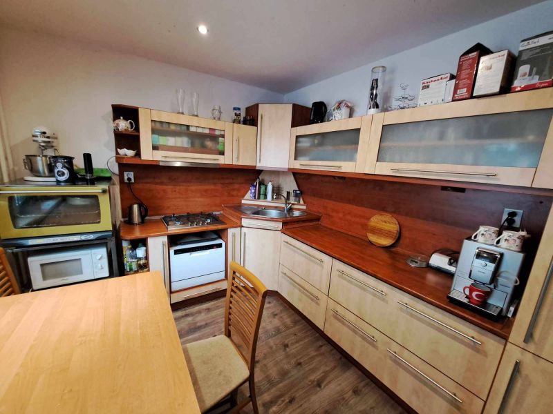 3 izbový byt, 84 m2, komplet rekonštrukcia, Vrútky. - 2