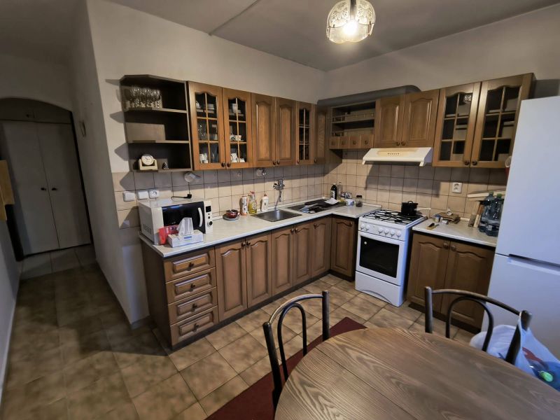 Veľký 3 izbový byt s balkónom, Vrútky - 1