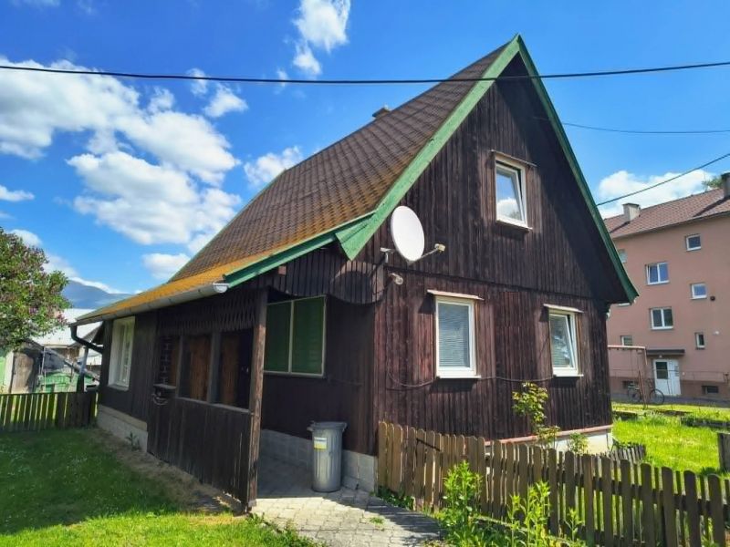 Rodinný dom s garážou, v obci Sučany - 1