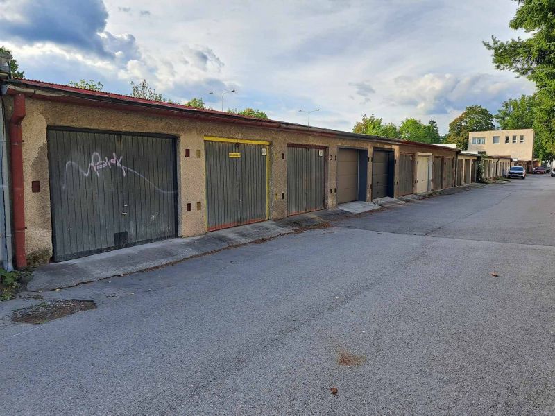 Veľký 3 izbový byt s garážou, Martin - Centrum. - 16