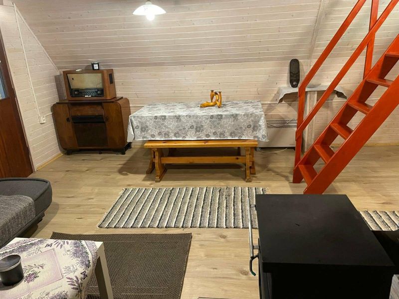 Chata v lese a v dosahu MHD, Bystrička - 9