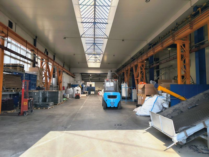 Výrobno - skladová hala v areály bývalej ZŤS - 3