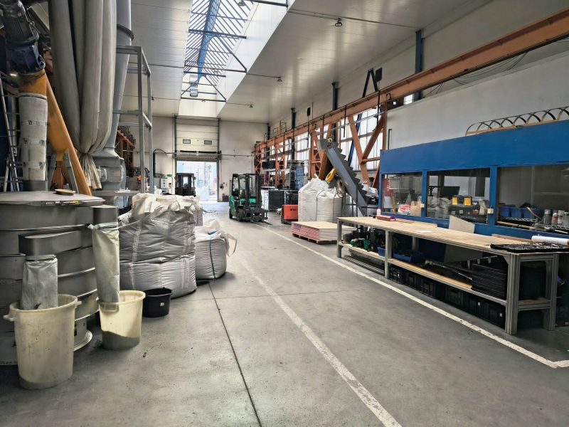 Výrobno - skladová hala v areály bývalej ZŤS - 4