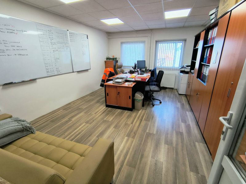 Výrobno - skladová hala v areály bývalej ZŤS - 9