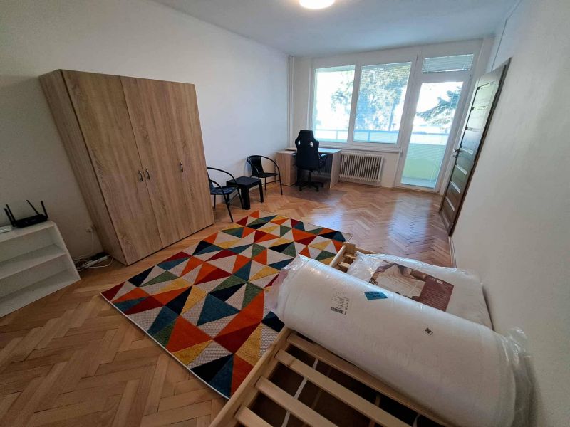 Veľký 3 izbový byt, komplet zariadený, Martin - Centrum - 4