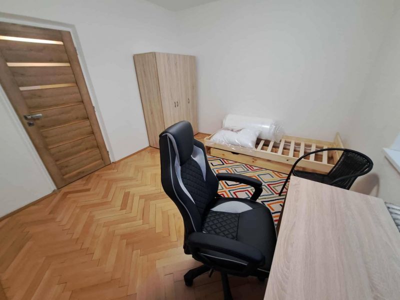 Veľký 3 izbový byt, komplet zariadený, Martin - Centrum - 8