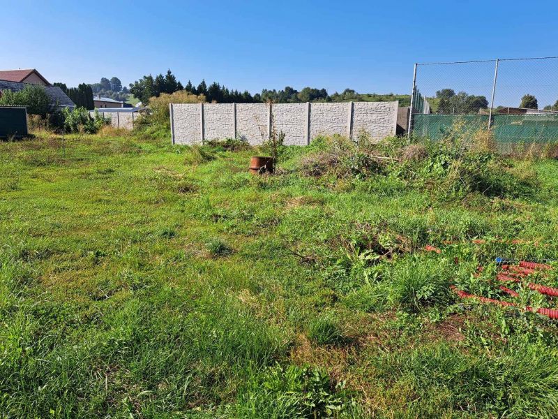 Stavebný pozemok v obci Dražkovce. - 1