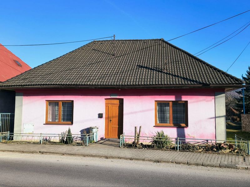 Rodinný dom v obci Turany - 1