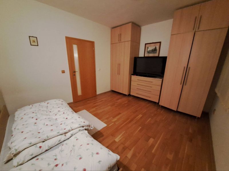 Priestranný rodinný dom s garážou, Dolný Kubín. - 12