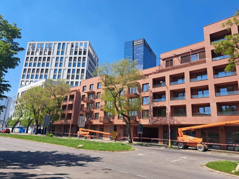 Veľký 1,5 izbový byt s balkónom, Bratislava - Ružinov - 1