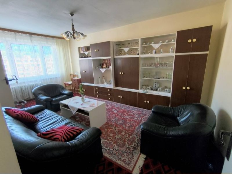 Veľký 2 izbový byt s loggiou, Brezno - 6