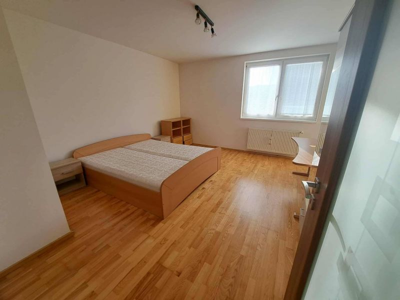 2 izbový byt s dvomi parkovacími miestami - 11