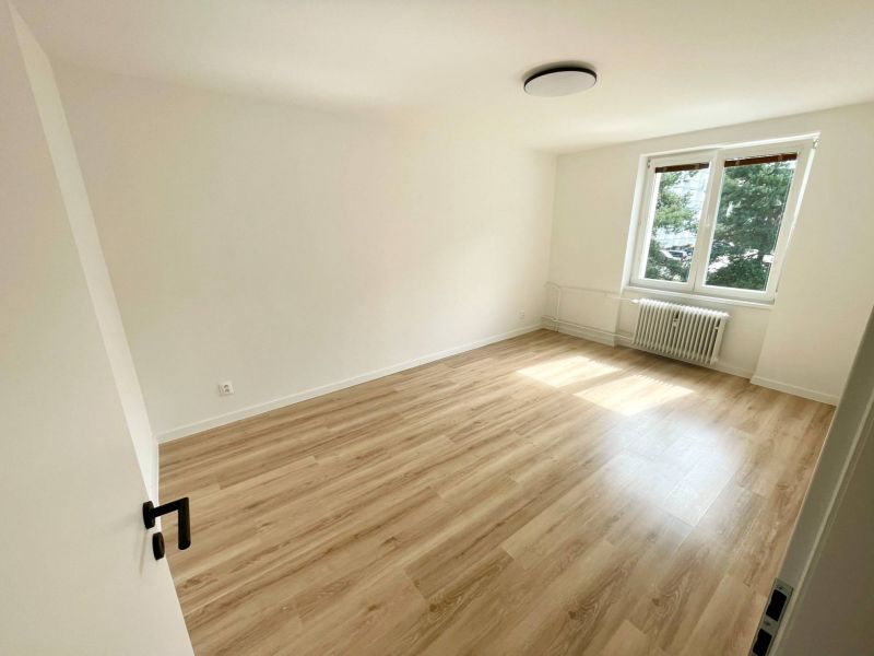 2 izbový byt s balkónom, Valaská - 3