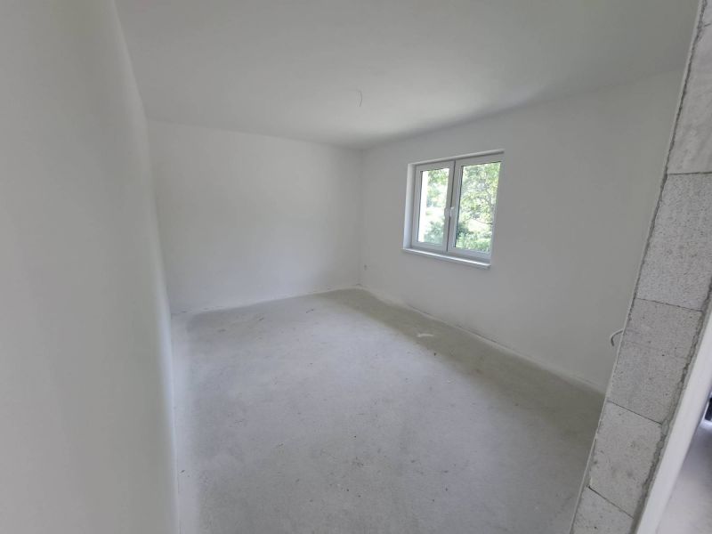 5 izbový murovaný rodinný dom, Valča - 10