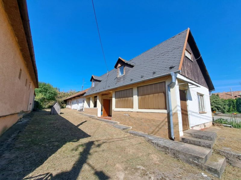 Rodinný dom - penzión, Podhájska - 1