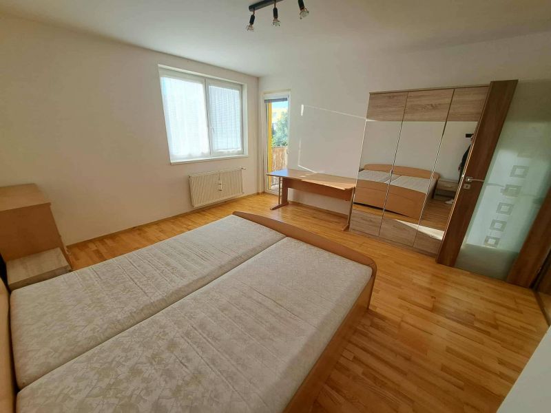 2 izbový byt s dvomi parkovacími miestami - 10