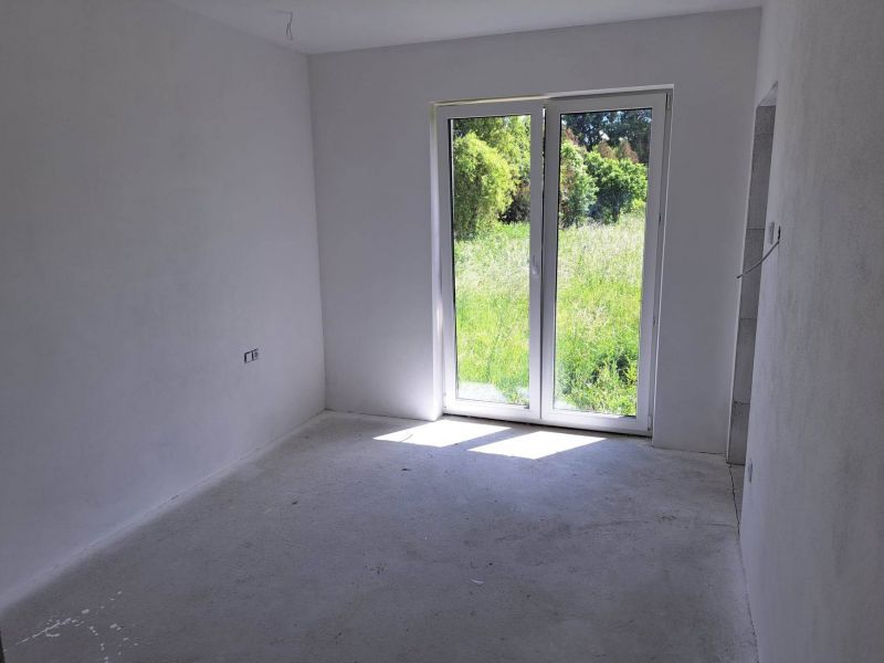 5 izbový murovaný rodinný dom, Valča - 14