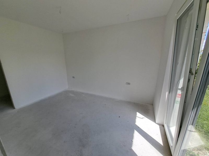 5 izbový murovaný rodinný dom, Valča - 16