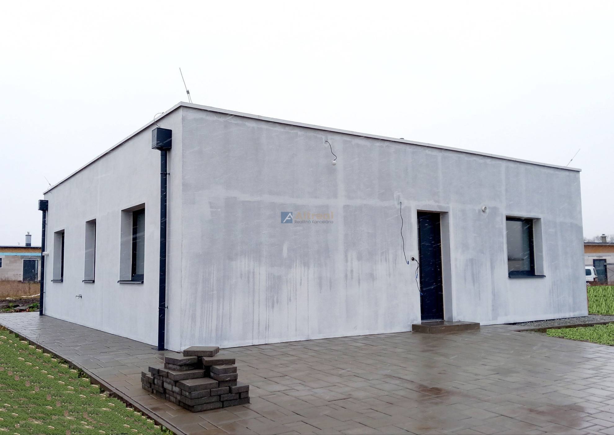 4 - izbový rodinný dom, Košťany nad Turcom.