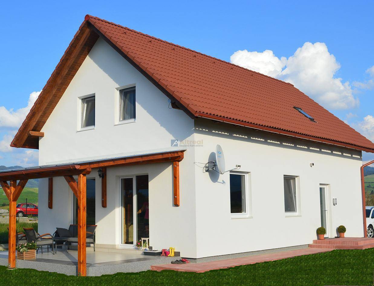 Poschodový rodinný dom v obci Lisková.