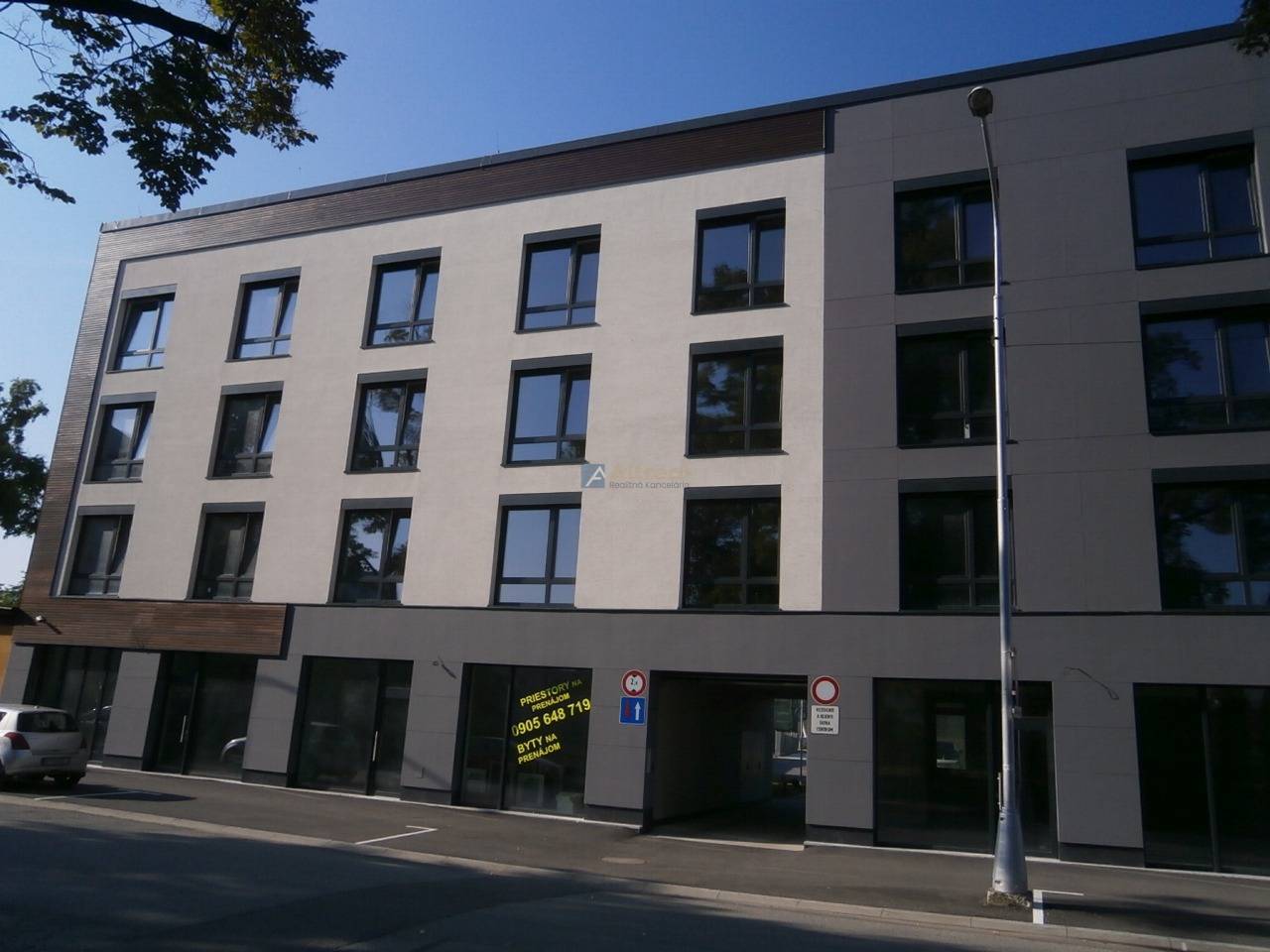 Obchodný priestor s výkladom, Martin - Centrum