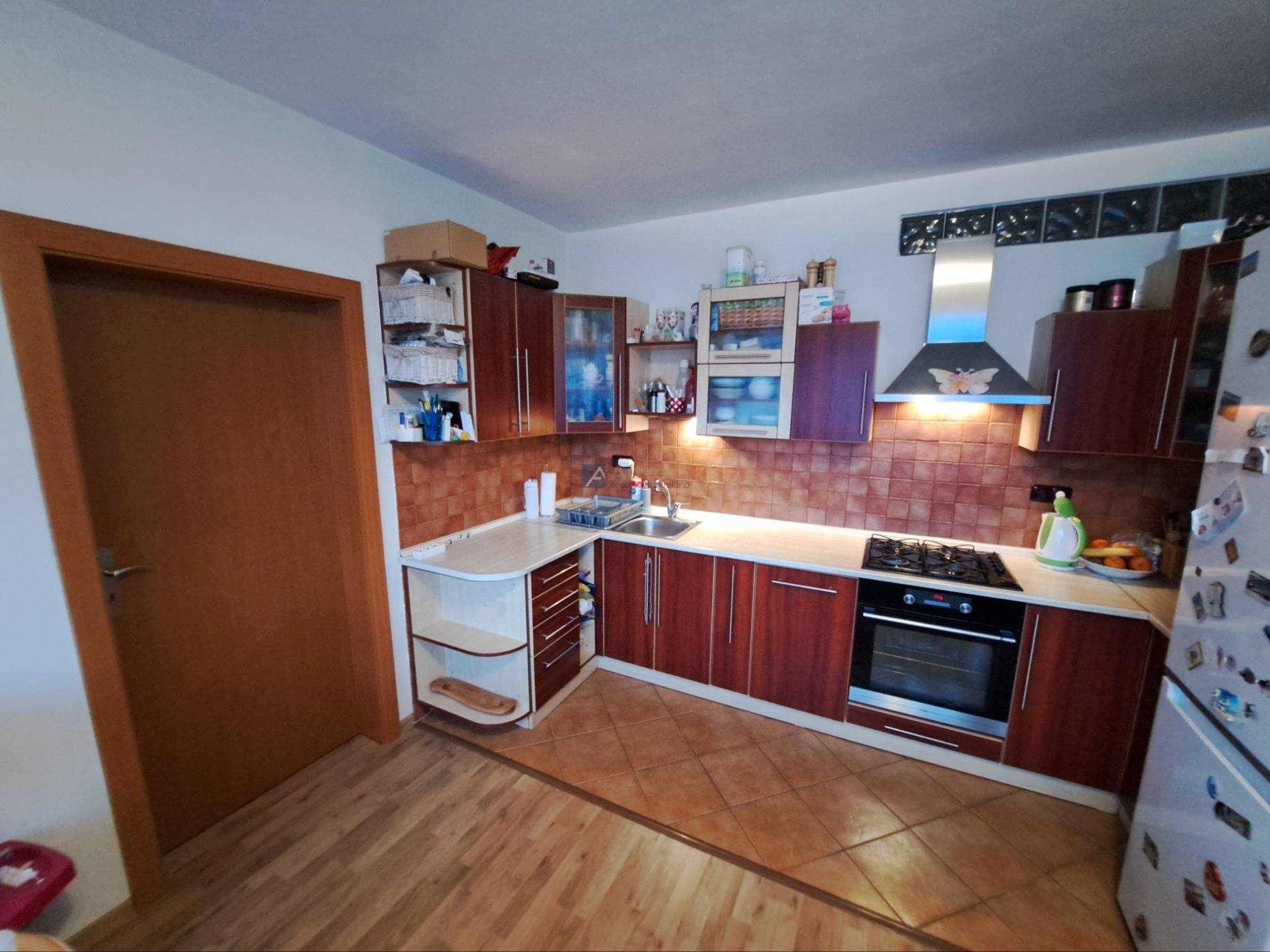 Veľký 3 izbový byt, Martin - Centrum ( Prednádražie ). 
