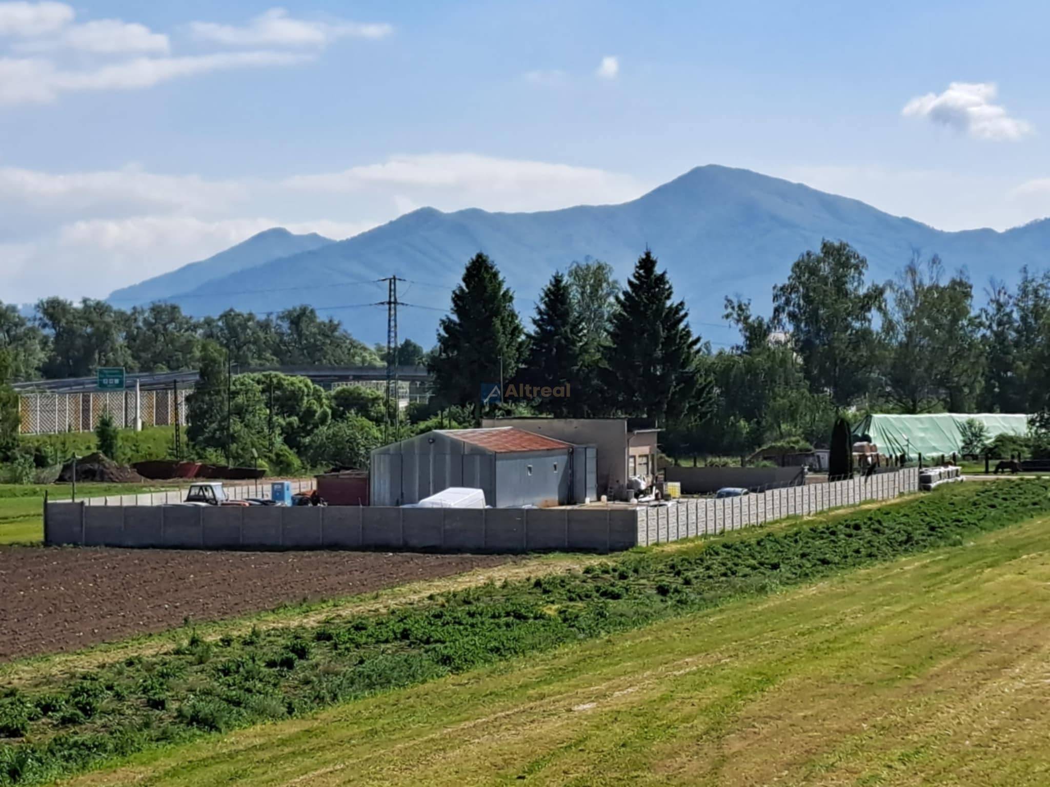 Priemyselný pozemok 2.300 m2, v obci Sučany