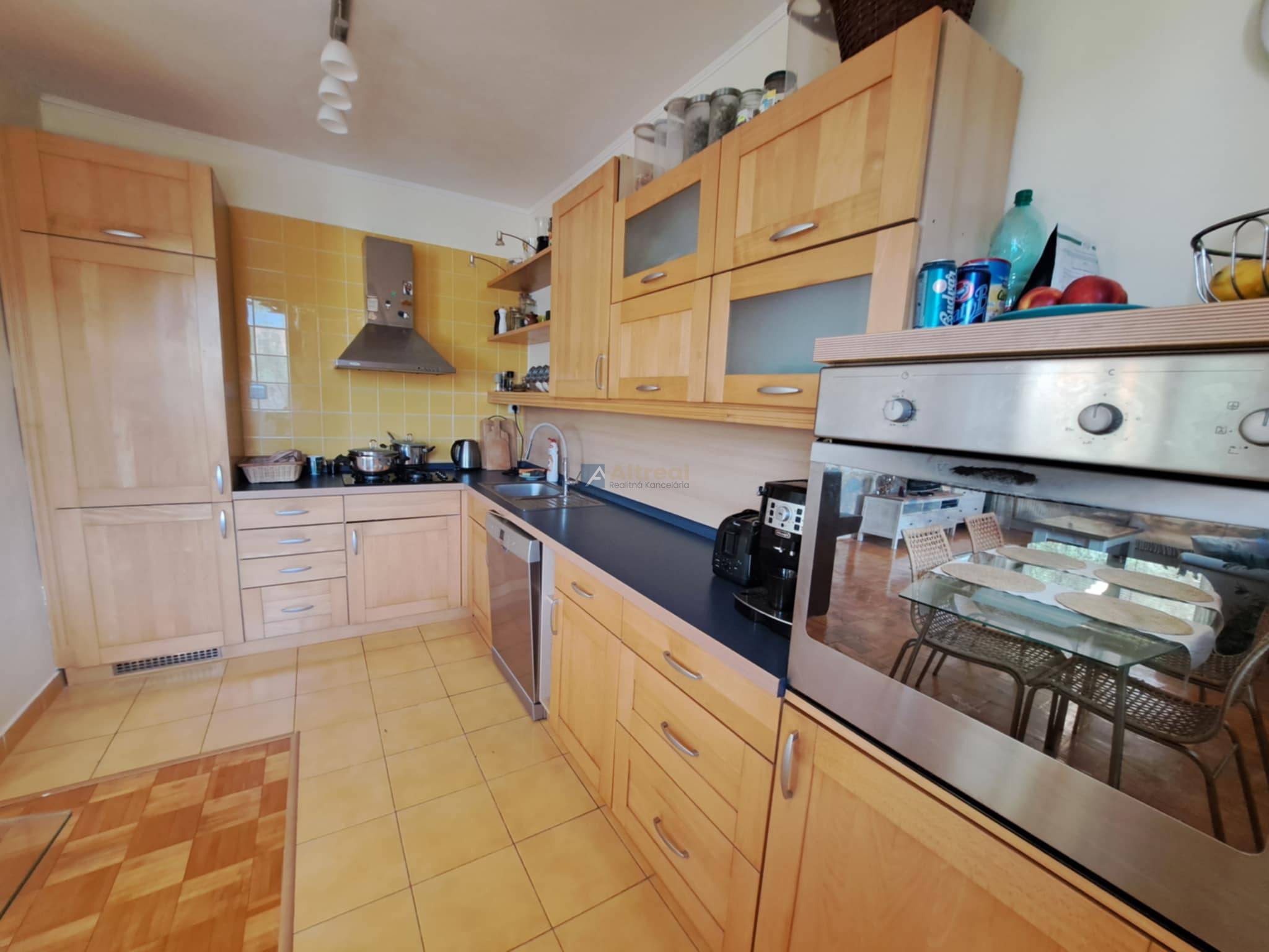 3 izbový byt ( 82 m2 ), Martin - Jahodníky