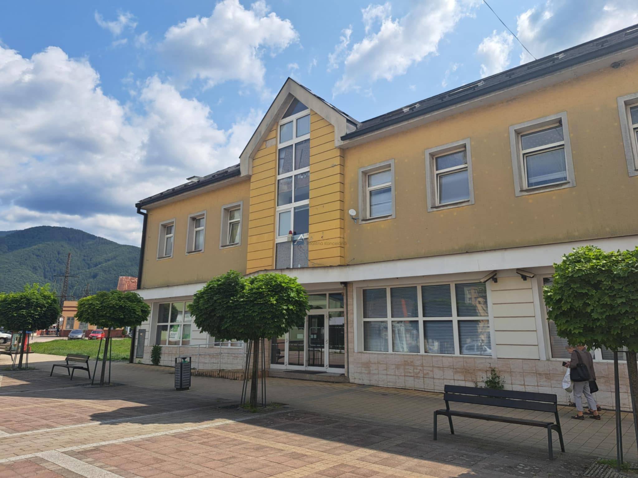 Obchodný priestor s výkladom, ( 250 m2 ) Vrútky