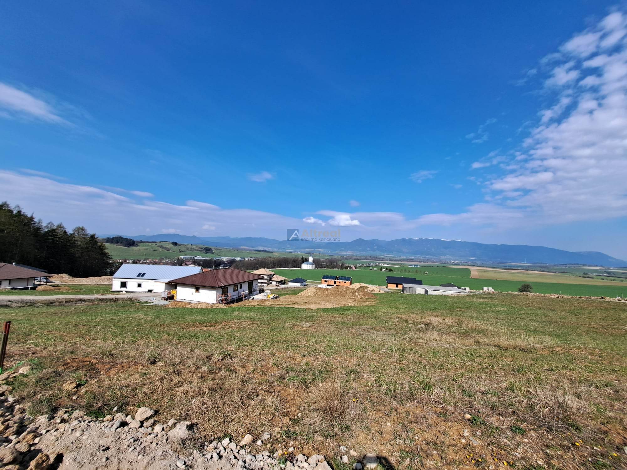 Stavebný pozemok ( 577 m2 ) v obci Necpaly