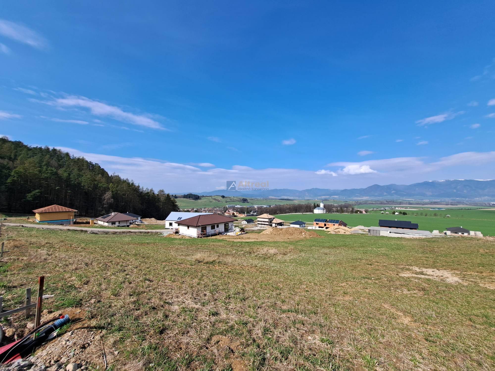 Stavebný pozemok 710 m2, Necpaly